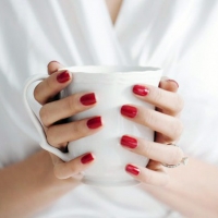 coffee-girl-morning-nails-favim